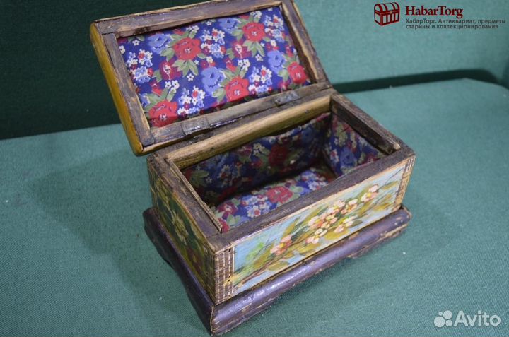 Шкатулка старинная с рисунком. Лебеди, цветы, вишн
