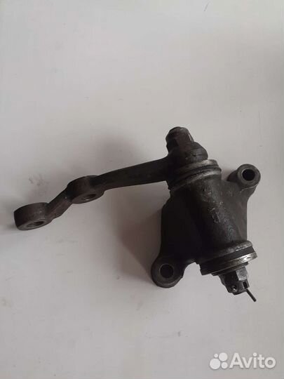 Рулевой маятник ваз 2106