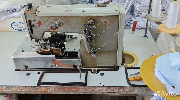 Швейная машина 876 класс (окантовочная)