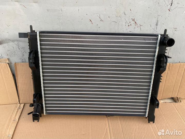 Nissan Terrano D10 радиатор Охлаждения двигателя