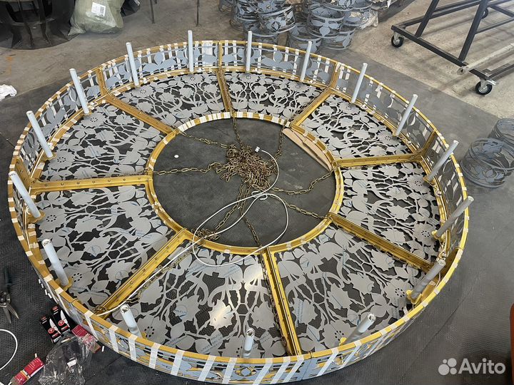 Люстра, паникадило, хорос под золото