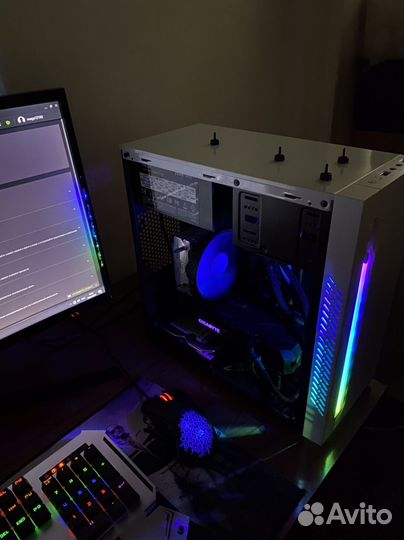 Игровой компьютер с монитором