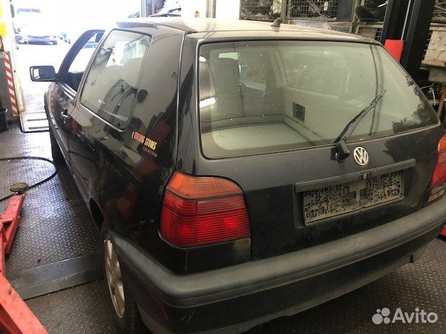Разбор на запчасти Volkswagen Golf 3