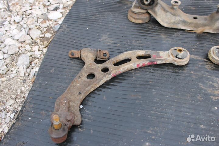 Lexus RX 300 Рычаг передний