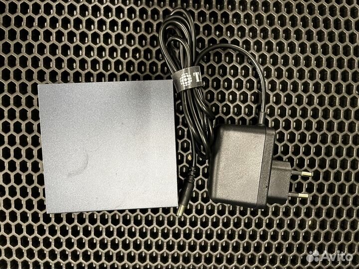 Коммутатор TP-link TL-SG105