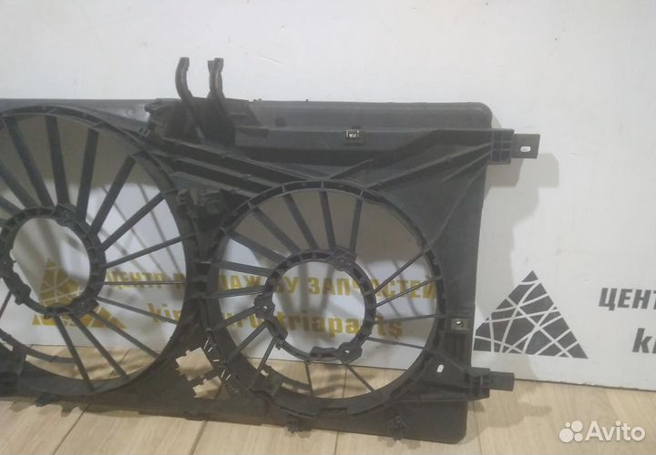 Диффузор вентилятора бу Renault Master 3 OEM 21481