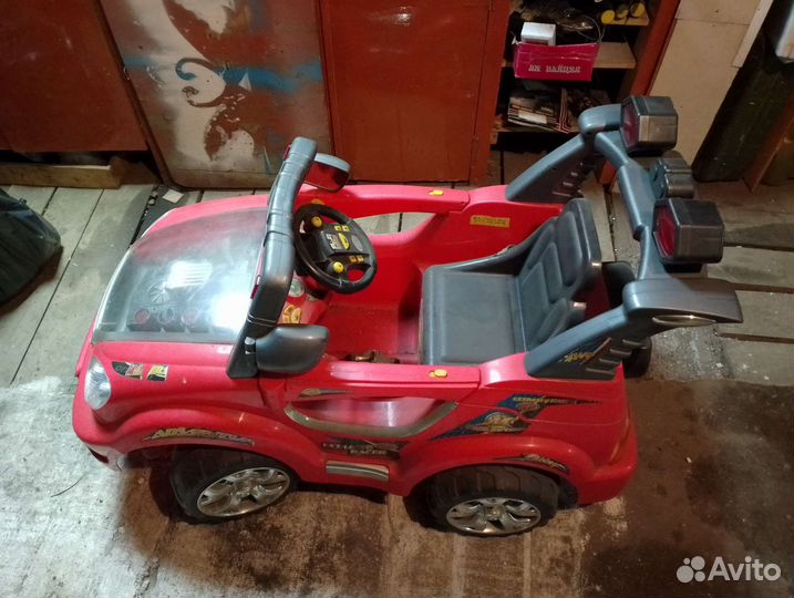 Детский электромобиль