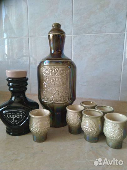 Штофы, графин, керамика со стопками