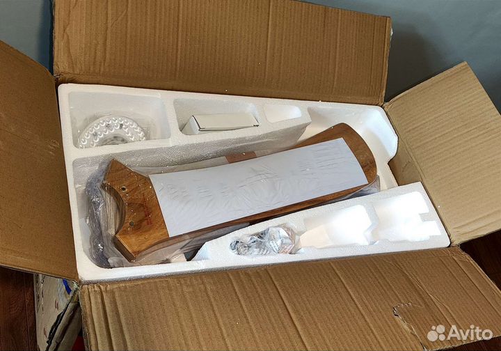 Потолочный вентилятор / Светильник вентилятор