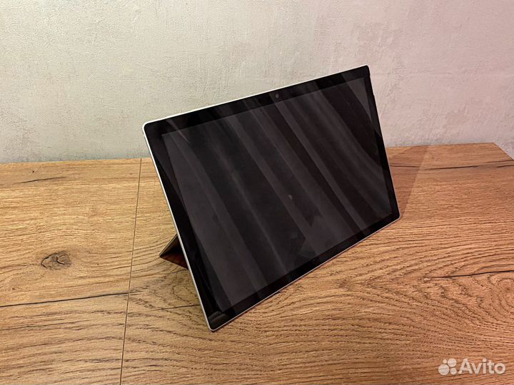 Microsoft surface pro 6 i5/8/128/QHD/IPS