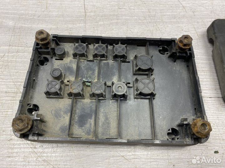 Блок предохранителей на раме Renault Midlum Dxi 5