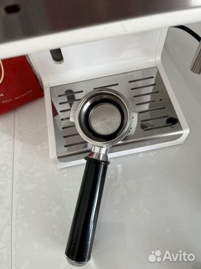 Кофеварка рожковая delonghi