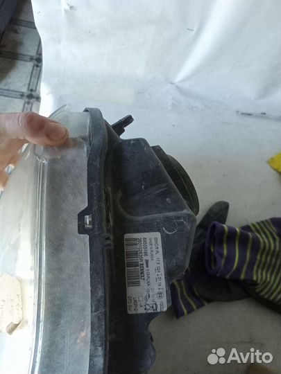 Фара правая на renault logan 1