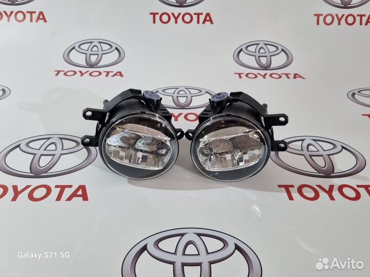 Противотуманные фары Toyota Camry LED комплект