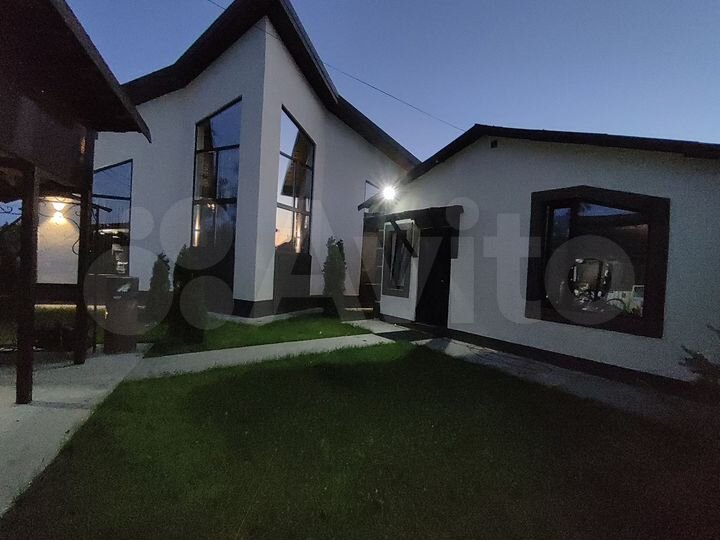 Дом 190 м² на участке 5 сот.