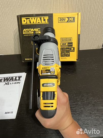 Перфоратор Dewalt DCH172