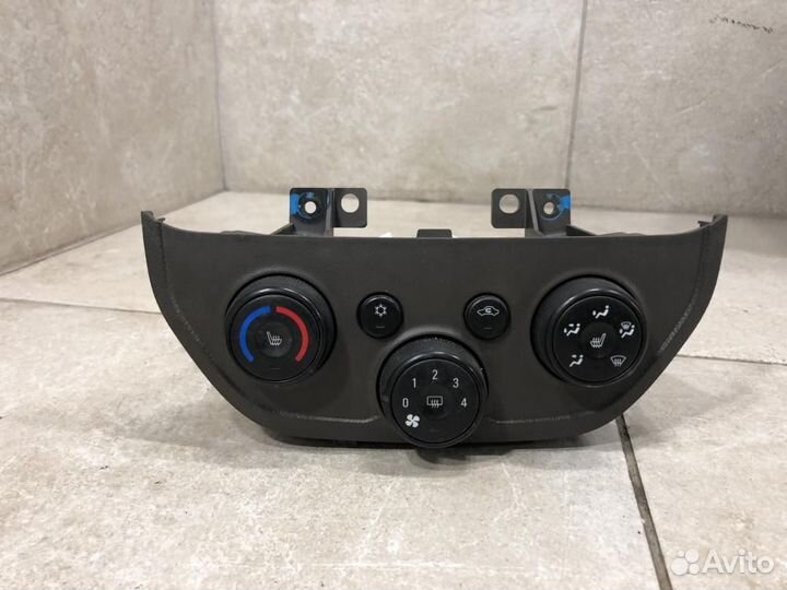 Блок управления отопителем Chevrolet Cobalt T250