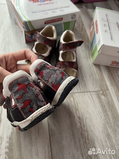 Ортопедические сандалии для двойни