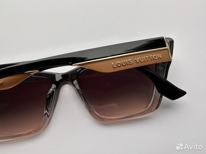 Солнцезащитные очки Louis Vuitton