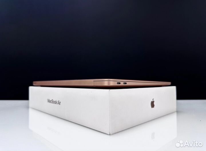 MacBook Air M1 8/256Gb Gold (Почти новый)
