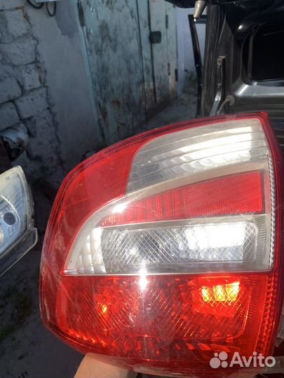 Фары на LADA granta 2012