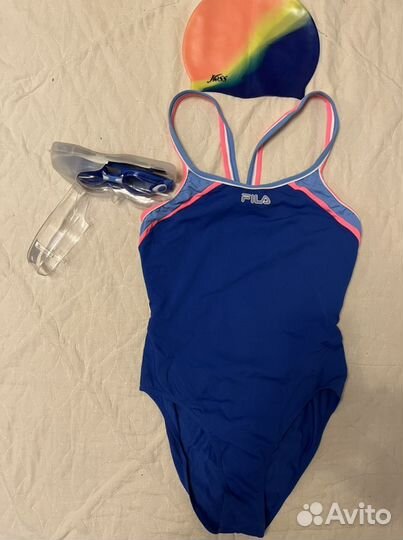 Купальник, шапочка и очки для плавания