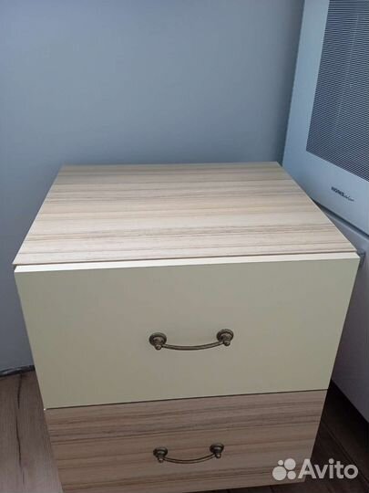 Тумба прикроватная