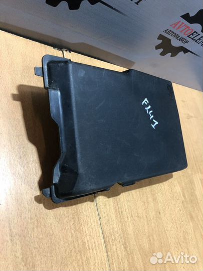 Крышка АКБ Мазда 3 BL