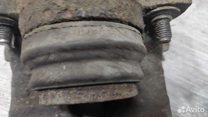 Суппорт левый Фольксваген гольф 4/октавия тур