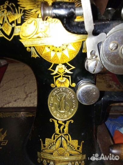 Швейная машинка зингер