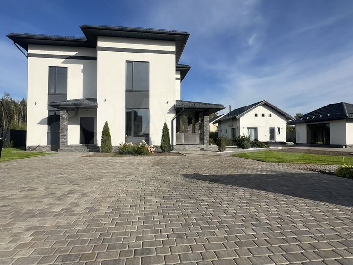 Дом 476 м² на участке 15 сот.