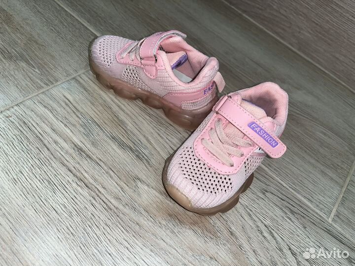 Кроссовки летние для девочки 23