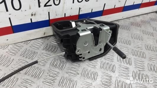 Замок двери передней правой BMW 5 F10/F11 (1BE18E8