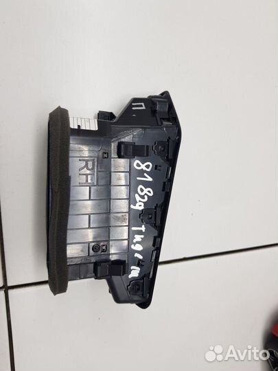 Дефлектор воздушный правый (Geely Tugella)