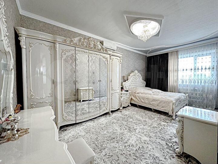 Дом 216 м² на участке 8 сот.