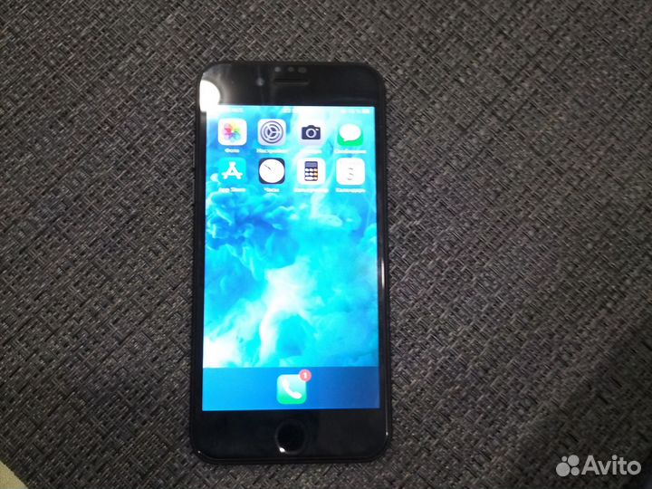 Телефон iPhone 7