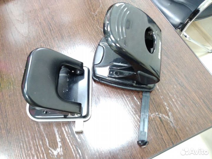 Канцелярия - папки, степлеры, калькуляторы, лотки