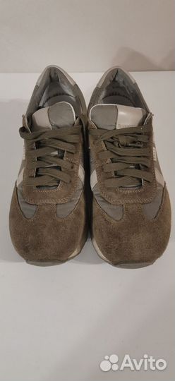 Кроссовки 35