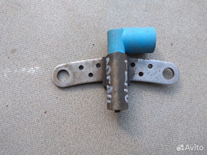 Датчик положения коленвала Renault Logan 2005-2014