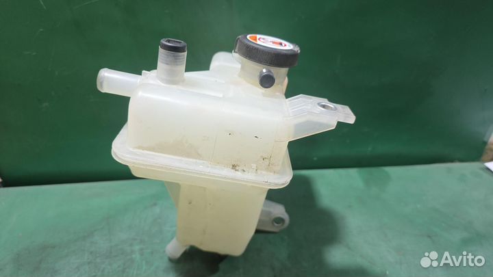 Бачок расширительный дополнительный G8 toyota Hilux (2020-н.в.)