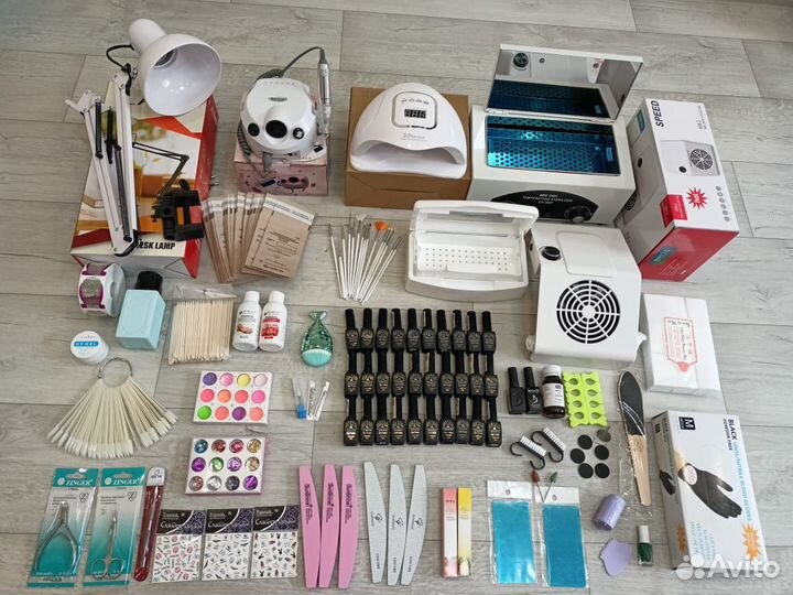 Набор для маникюра с аппаратом и сухожаром