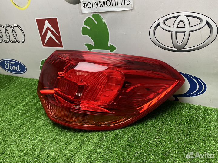 Фонарь правый opel astra J универсал светлый