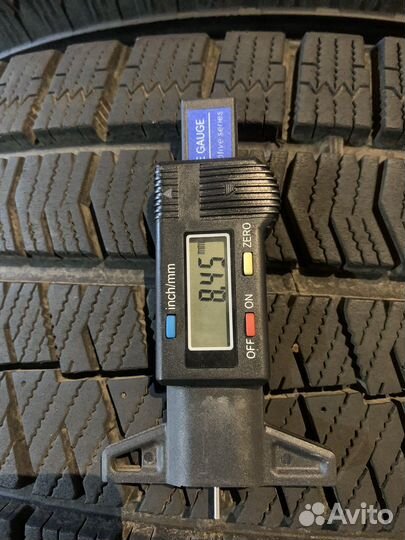 Bridgestone Blizzak Ice 215/55 R16 93S