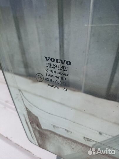 Стекло двери переднее правое Volvo V70 D5244T