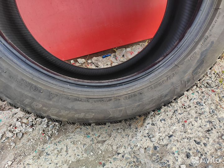 Bridgestone Blizzak Spike-01 215/55 R17