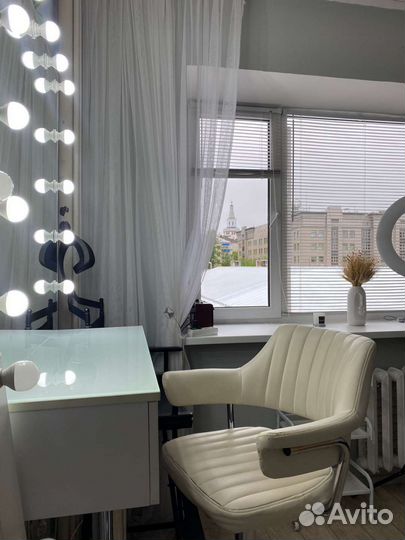 Рабочее место для визажистов, бровистов