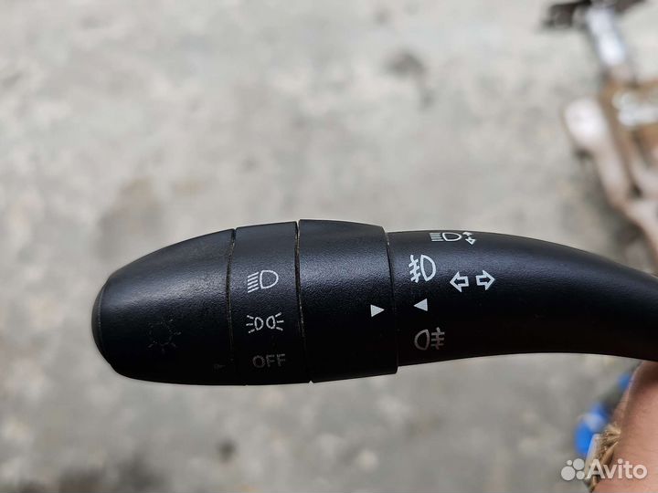 Переключатель поворотов Hyundai i30