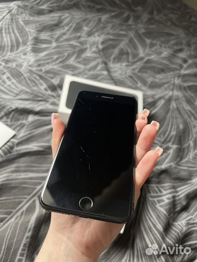 Телефон iPhone 7 plus