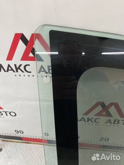 Б/У форточка багажника (стекло, собачатник) задний