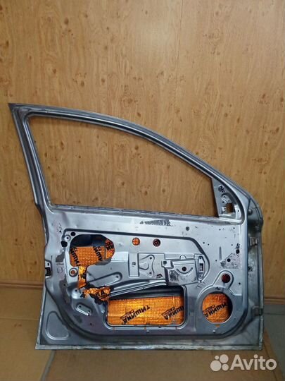 Передняя правая дверь Opel Astra H 2004-2015